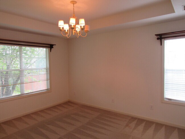 Building Photo - 1011 Wyndham Ln
