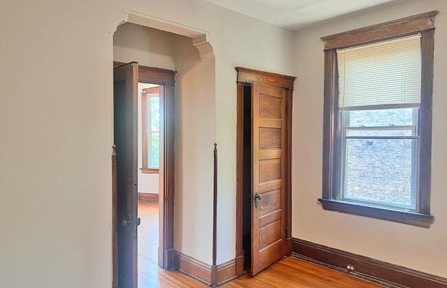 Building Photo - 3227 Jefferson Ave