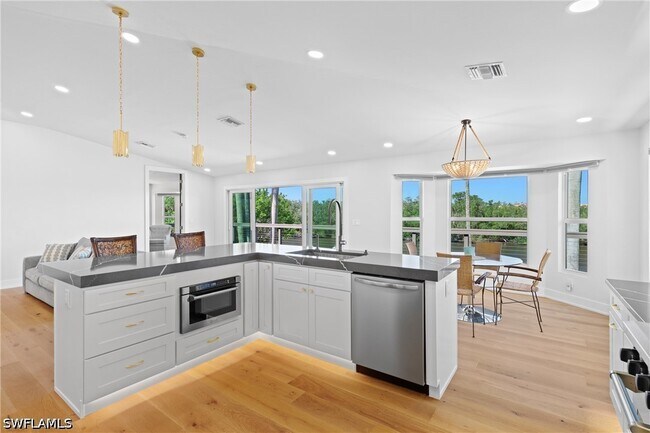 Building Photo - 1836 Harbor Ln