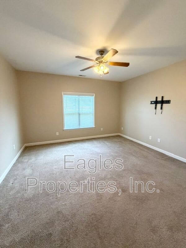 Building Photo - 328 N Landing Dr