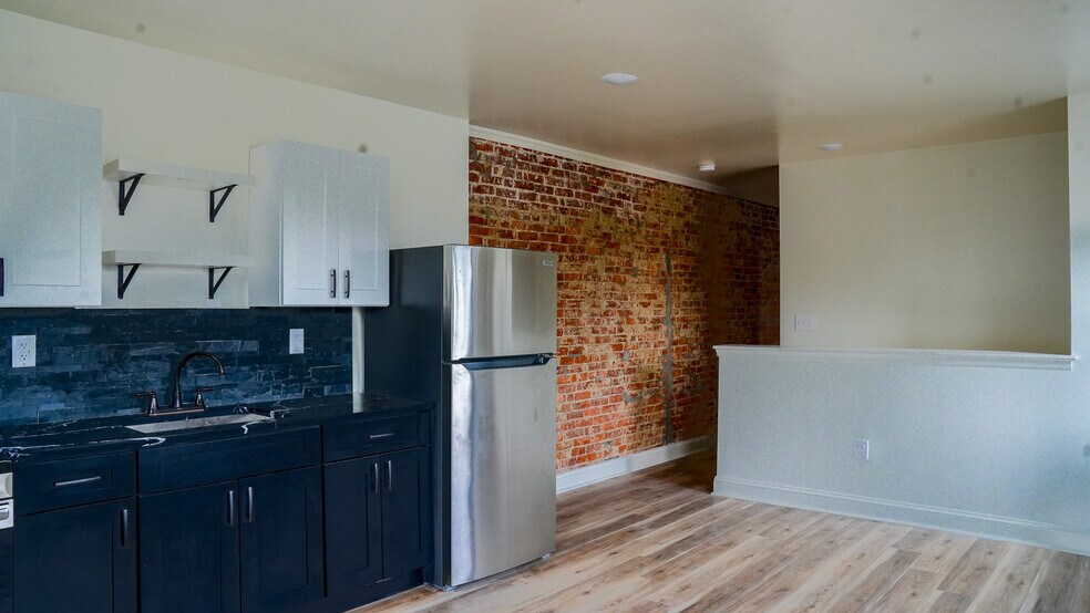 Building Photo - 1801 W Wingohocking St
