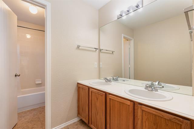 Building Photo - 4415 Falcon Dr