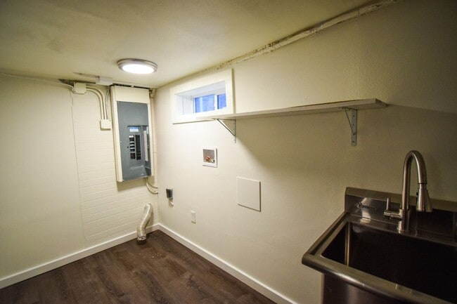 Building Photo - Newly Renovated 3-Bedroom Home in North Po...