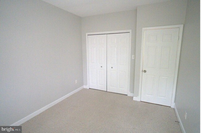 Building Photo - 5909 Barbados Pl