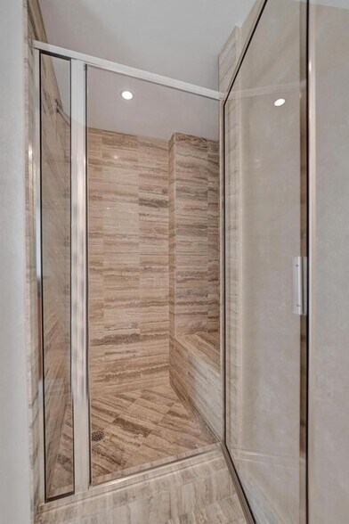 Building Photo - 101 S Fort Lauderdale Beach Blvd