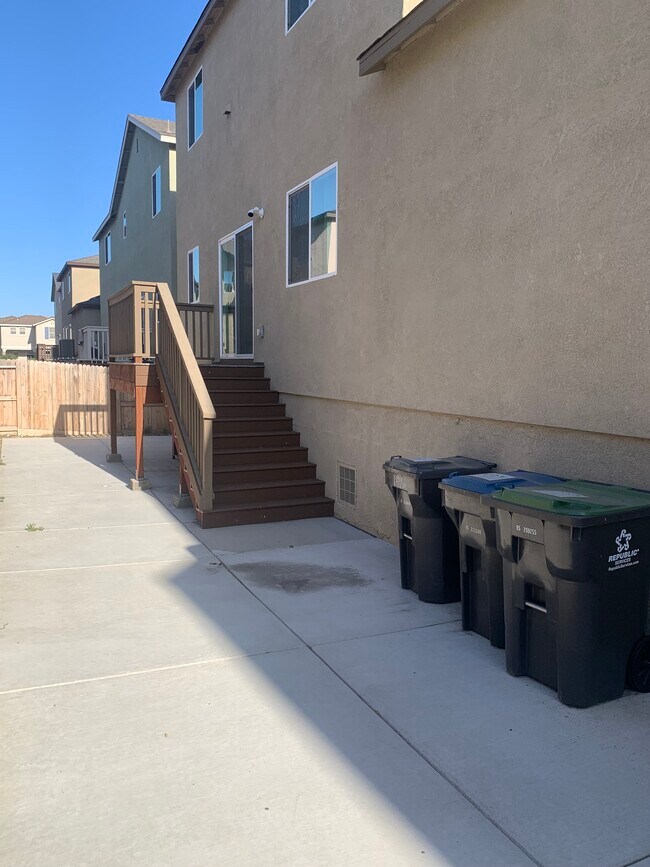 Building Photo - 1416 Willowedge Way