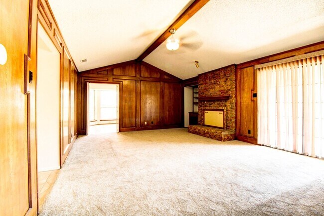 Building Photo - 758 Brighton Ln