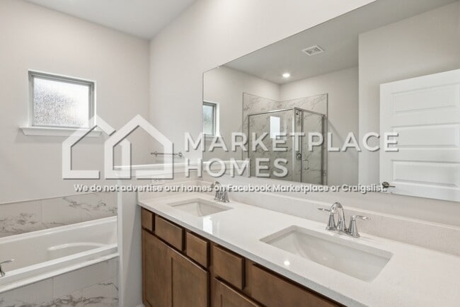 Building Photo - 315 McHenry Dr