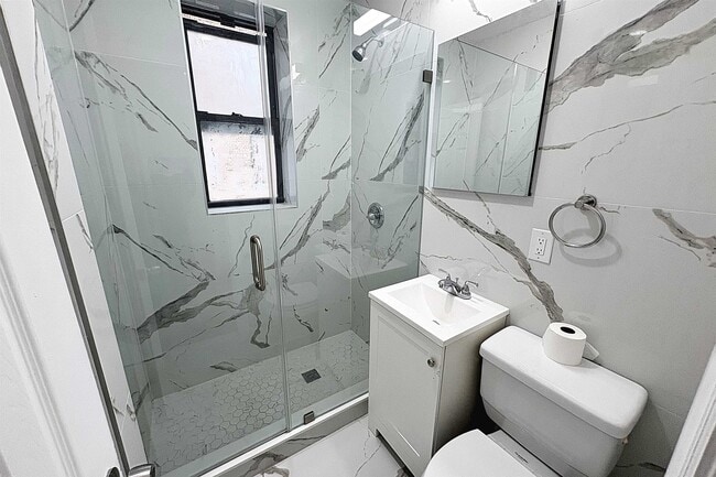 Building Photo - 35 Rock St