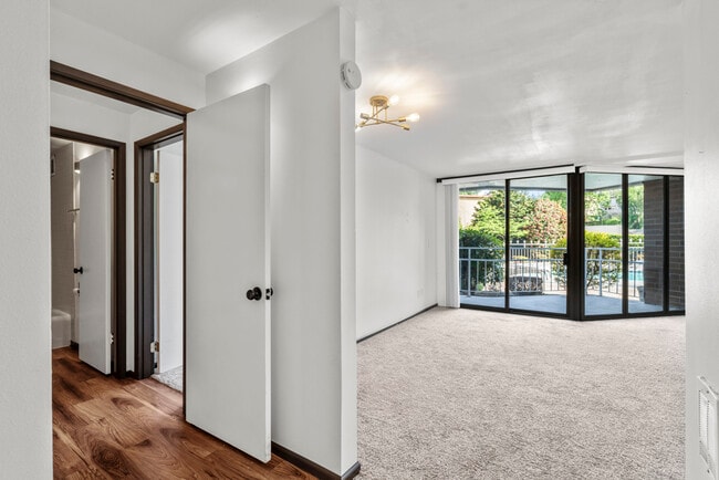 Building Photo - 9500 Rainier Ave S