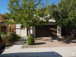 Building Photo - Cute as a button in Double Diamond Ranch!