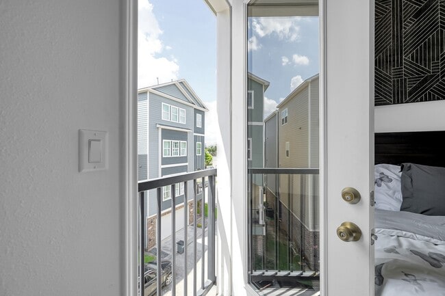 Building Photo - 2116 Oatfield Dr