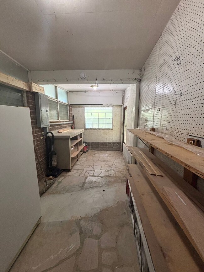 Building Photo - Norris TN Remodel!!!