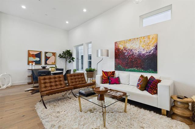 Building Photo - 4208 Live Oak St