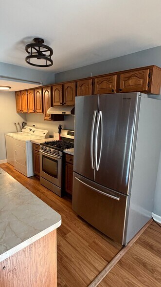 Building Photo - 7760 W Almond Ct