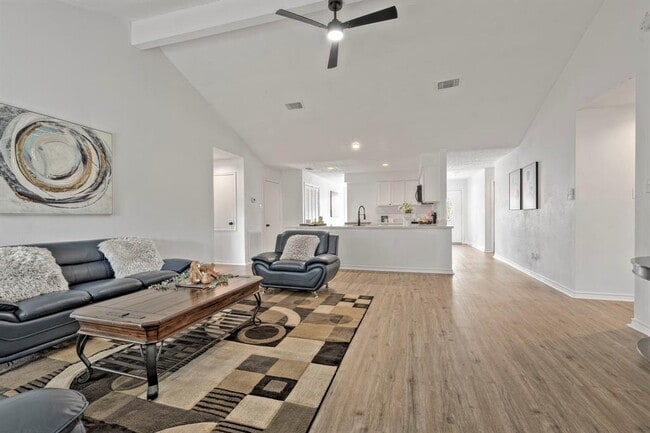 Building Photo - 3247 Bolton Gardens Dr