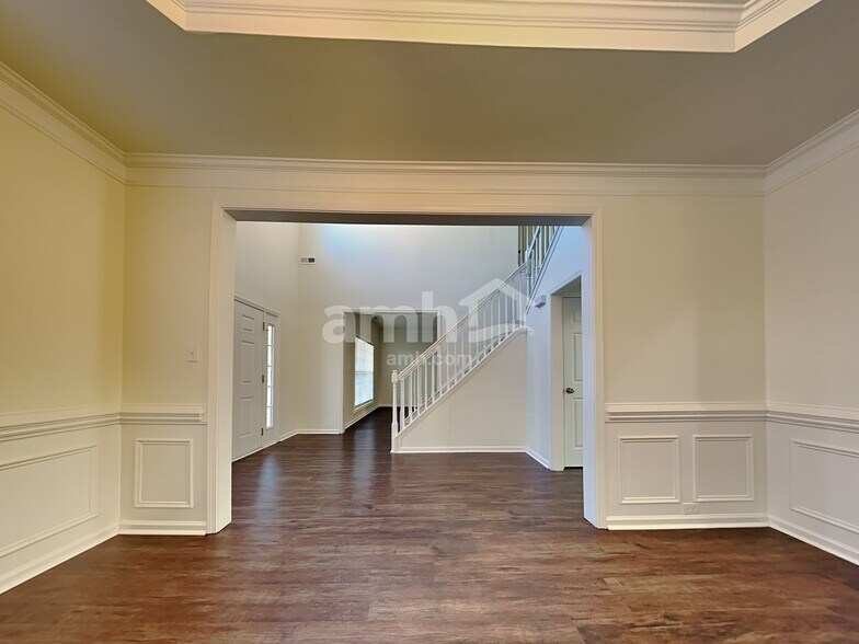 Building Photo - 3807 Bridlington Dr