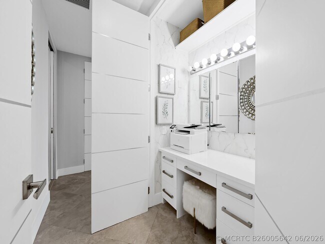 Building Photo - 516 Hendricks Isle