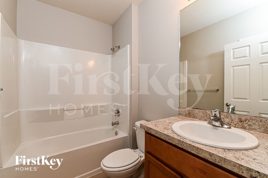 Building Photo - 629 SW 25th Terrace