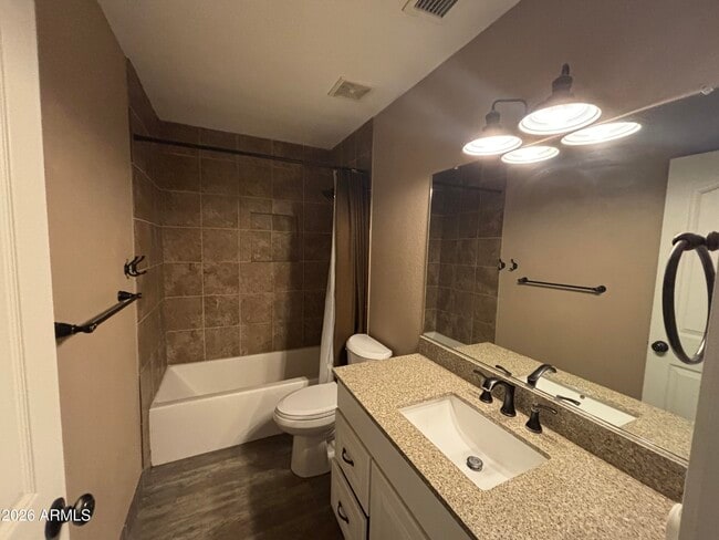 Building Photo - 1622 S Park St