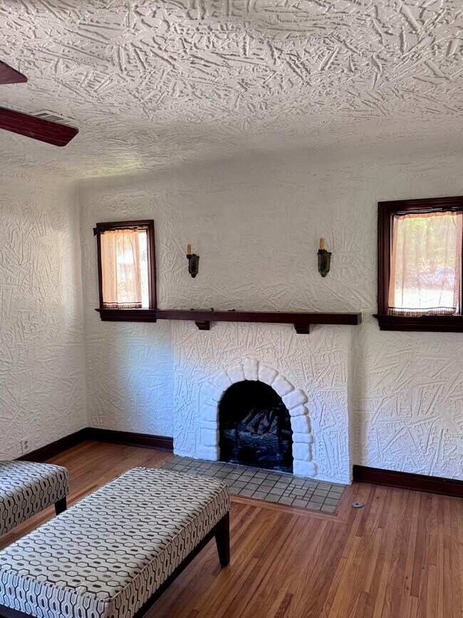 Building Photo - 204 Montclair Ave