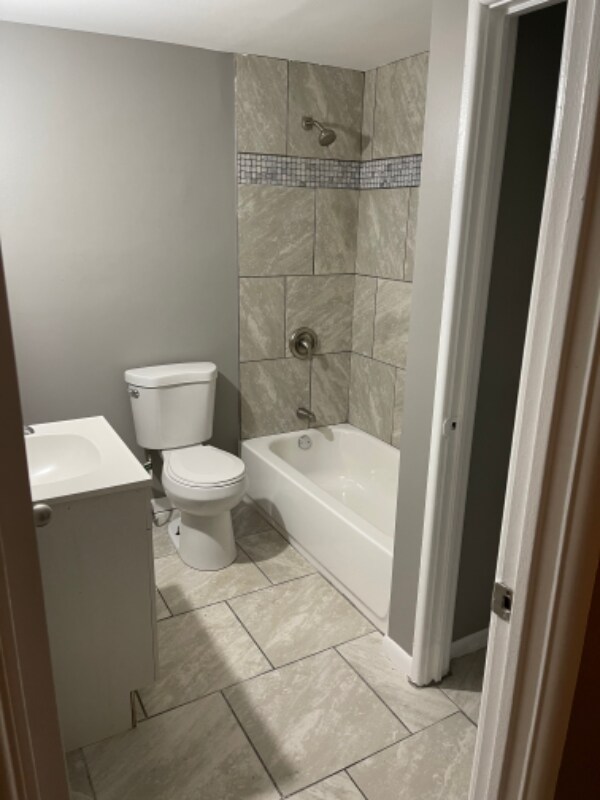 Building Photo - 14530 Halsted St