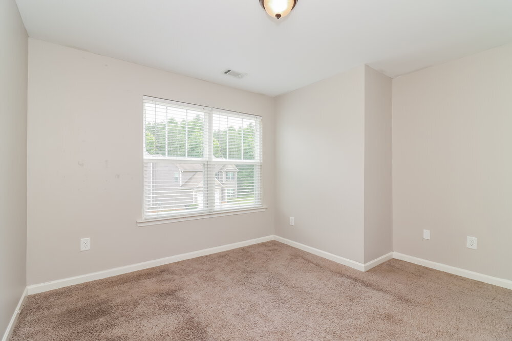 Building Photo - 412 Fieldcrest Dr