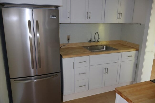 Building Photo - 3815 W De Leon St