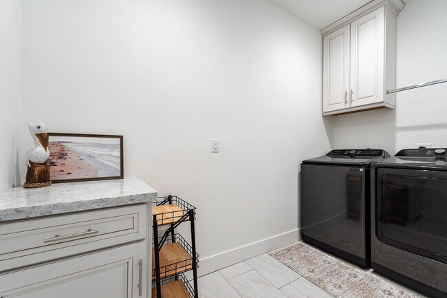 Building Photo - 17868 Limestone Creek Rd