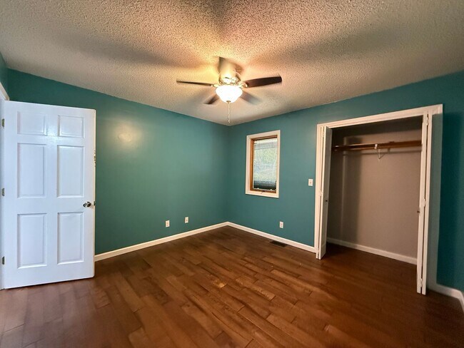 Building Photo - 3 Bedroom 3 Bathroom Home in Kingsport, TN