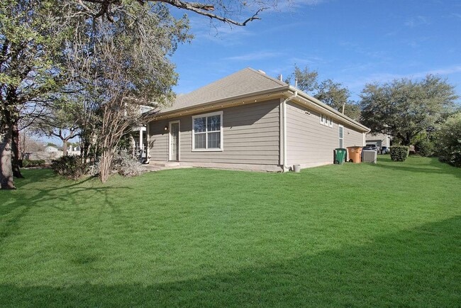 Building Photo - 6715 Windrift Way