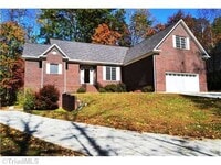 Building Photo - 1015 Pine Lake Dr