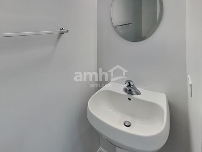 Building Photo - 2925 Shetland Ln