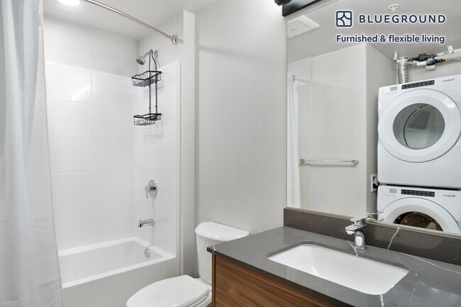 Building Photo - 2222 15th Ave W