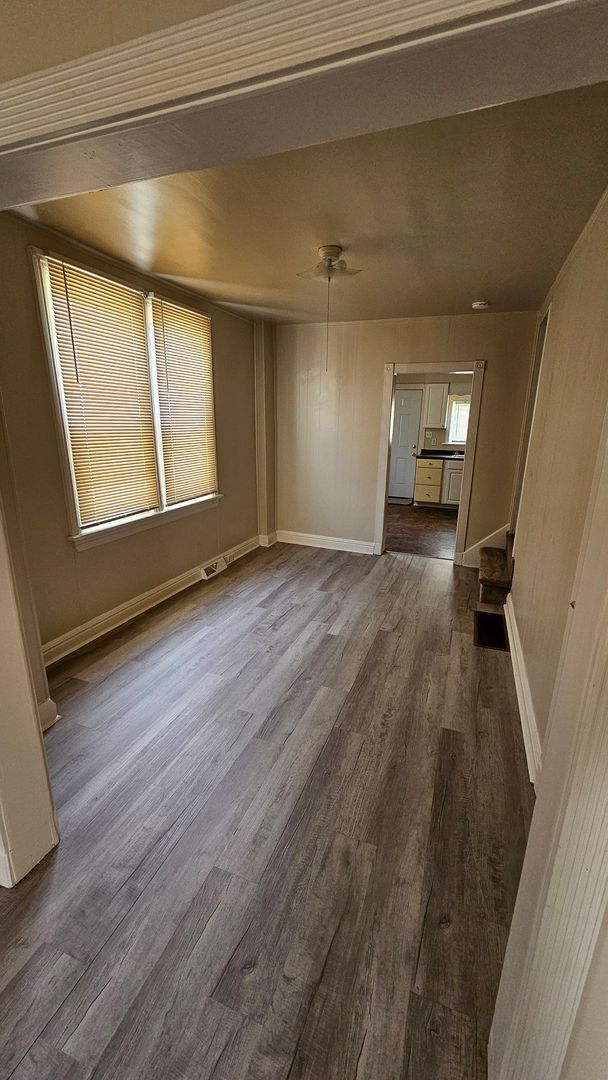 Building Photo - 3 Bedroom Duplex