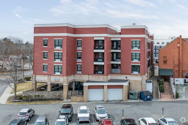 Building Photo - 40 Peconic Ave