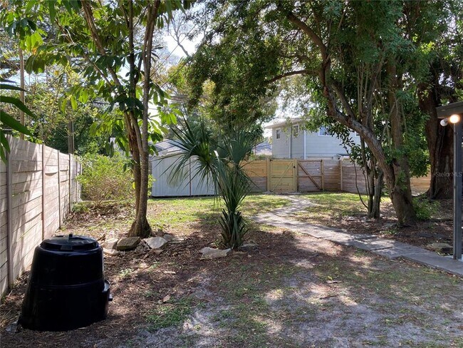 Building Photo - 2028 29th Ave N