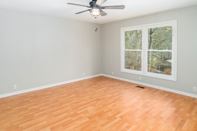 Building Photo - 16 Malaga Cir