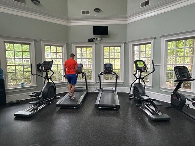 Building Photo - Stunning Two Bedroom Condo - Fully Furnished - Mira Vista - James Island