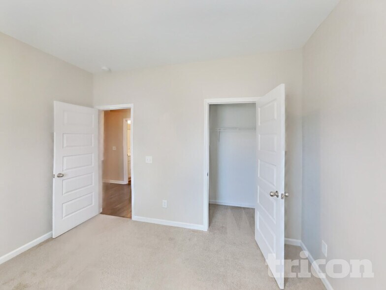 Building Photo - 741 Mitscher Dr