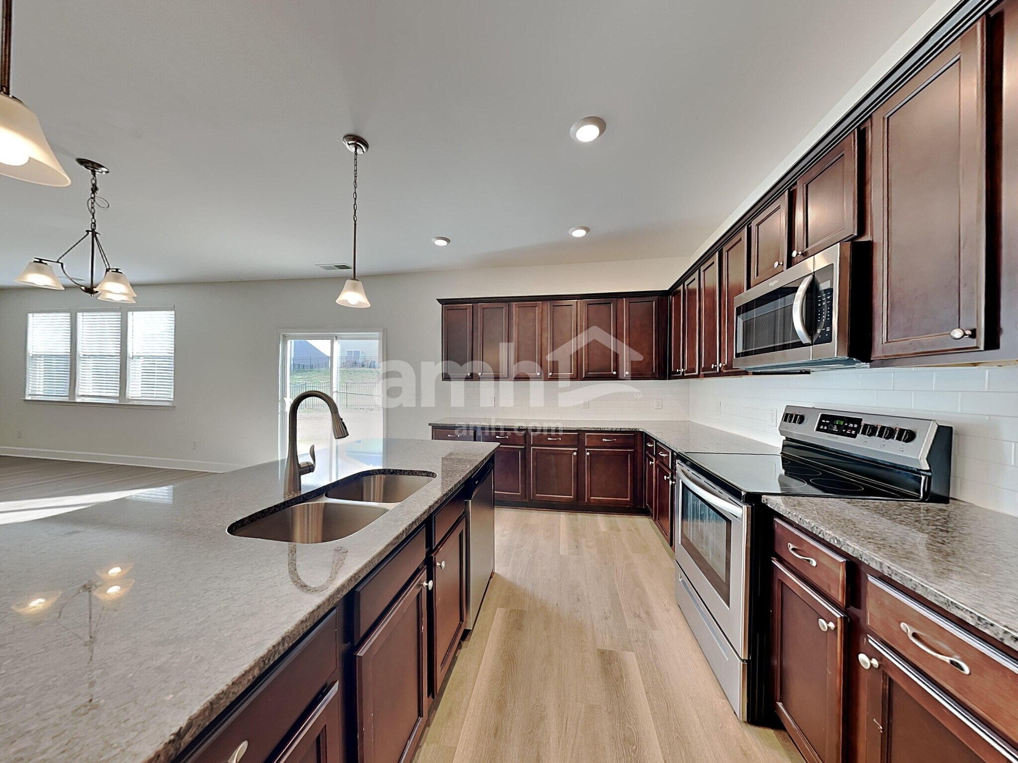 Building Photo - 5702 Lakemont Dr