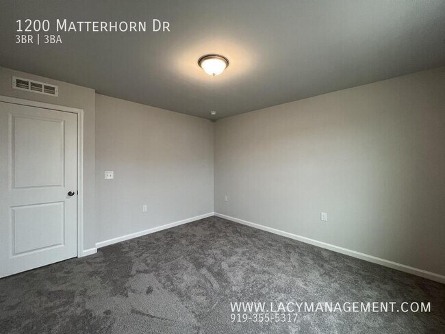 Building Photo - 1200 Matterhorn Dr