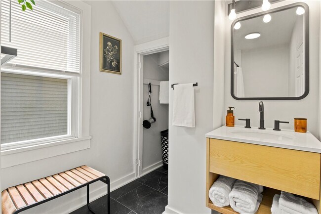 Building Photo - 95 Beaufort St