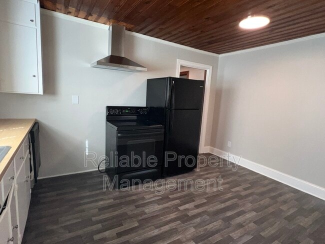 Building Photo - 103 Clay St