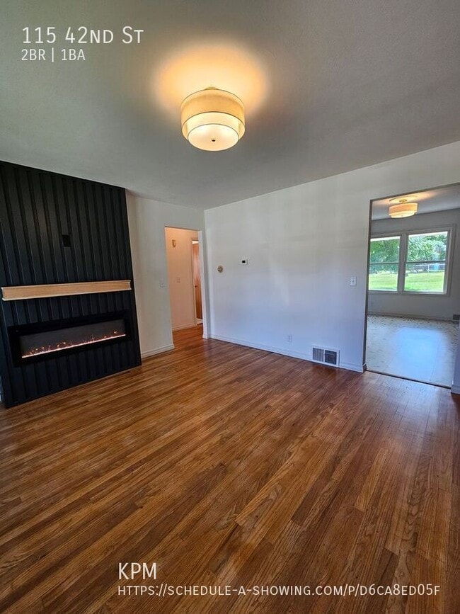Building Photo - 115 42nd St