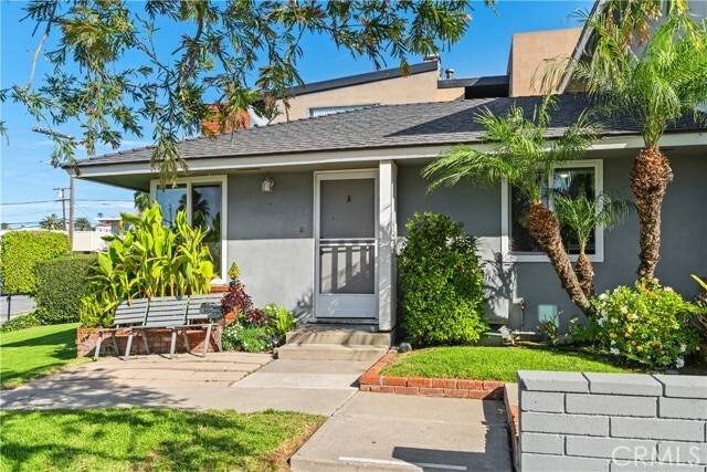 Building Photo - 203 Avenida Granada