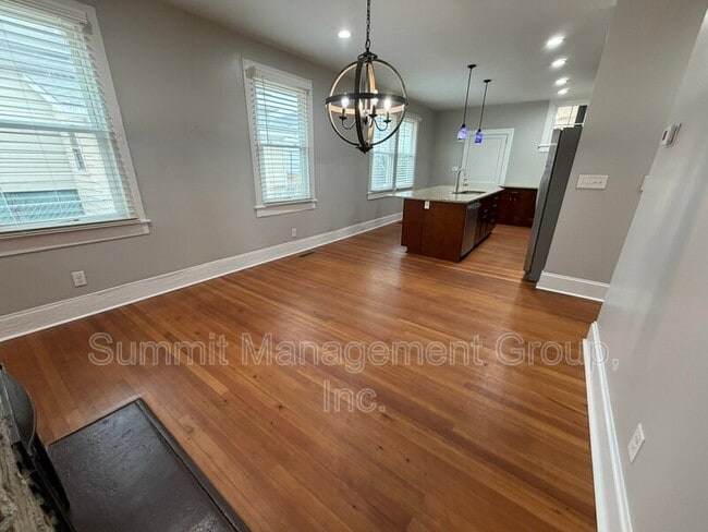 Building Photo - 8 N Broad St