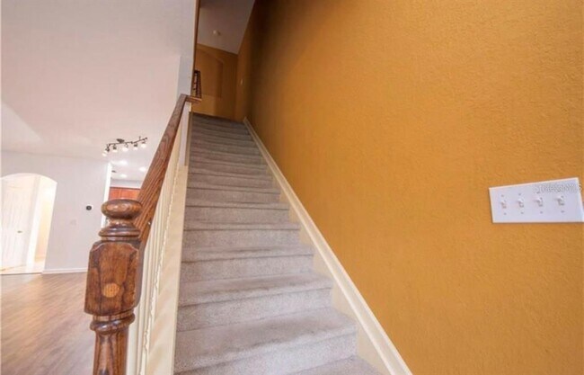 Building Photo - 3087 Ashland Ln N