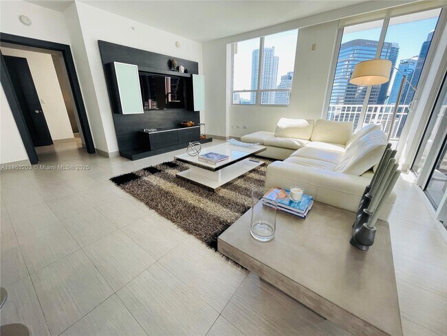 Building Photo - 801 Brickell Key Blvd