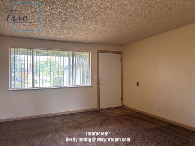 Building Photo - 490 Macy St